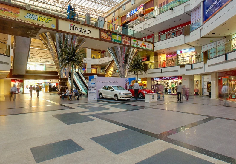 mahagun metro mall gallery